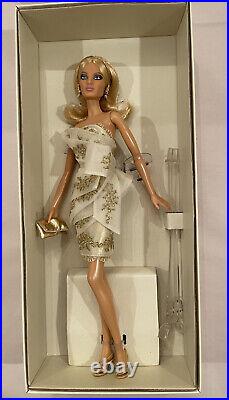 2009 Platinum Glimmer Of Gold Barbie Barbie Fan Club R4495 Nrfb