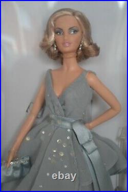 2009 Platinum Label Fan Club Exclusive SPLASH OF SILVER Barbie 315/999