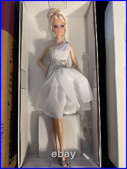 2011 Mattel Pinch Of Platinum Barbie Fan Club Exclusive #T7680 NRFB With Shipper