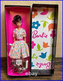 Mattel Platinum Label 2006 Barbie Collector LEARNS TO COOK Barbie Doll New