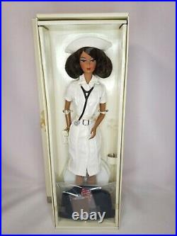 The Nurse Aa Silkstone Barbie Doll 2006 Platinum Label Mattel K5870 Nrfb